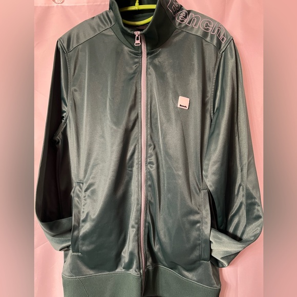 Bench mens zip up sweater. Green size L. New without tag - Picture 2 of 6